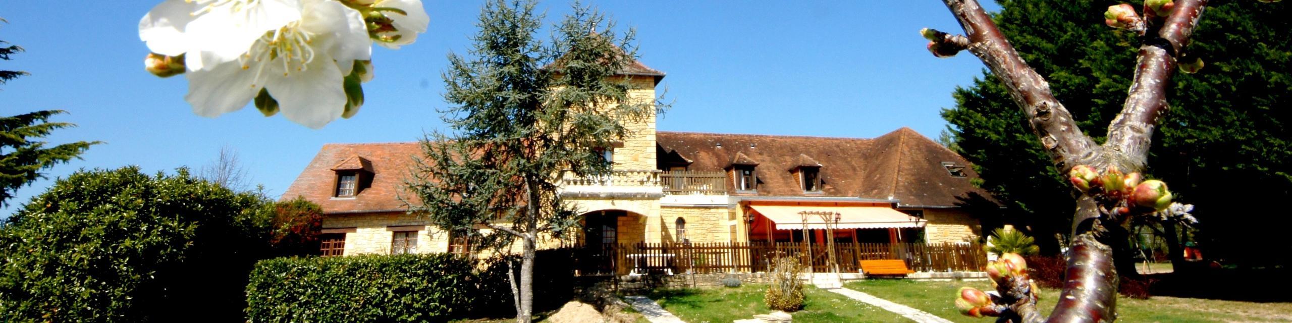 Logis Hotel-Restaurant Les Collines 59 Route Des Cretes Cublac Exteriör bild