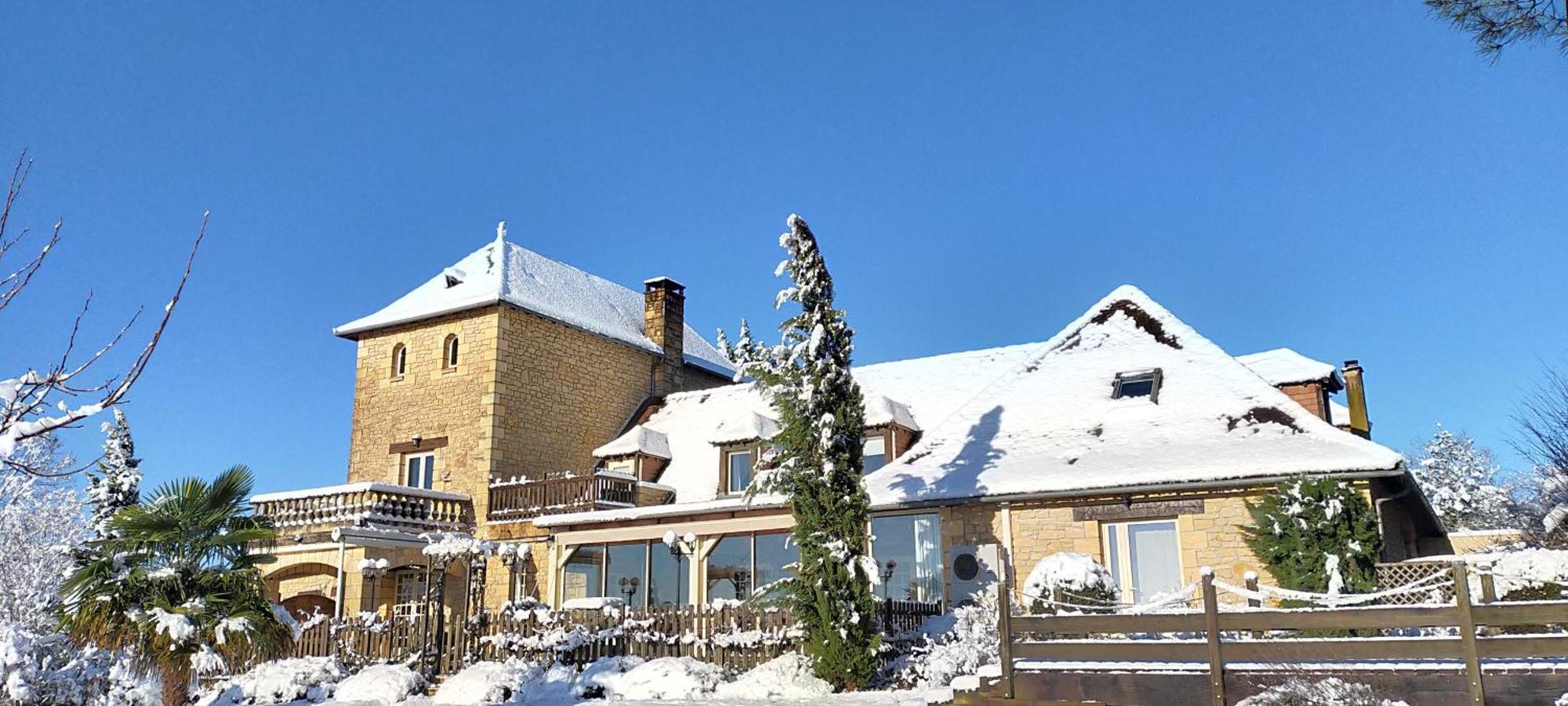Logis Hotel-Restaurant Les Collines 59 Route Des Cretes Cublac Exteriör bild